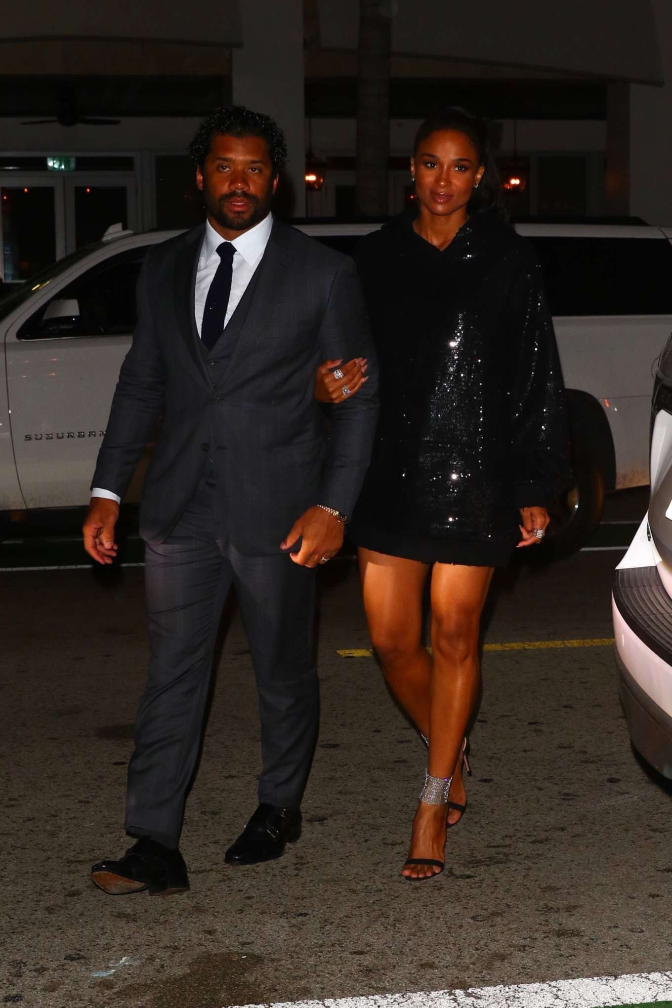 Ciara y Russell Wilson – Noche de fiesta en Miami: celebridad caliente,  miami,  Estilo de la calle de la celebridad,  Ciara  