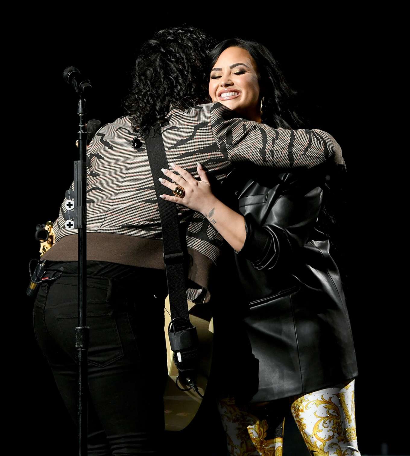 Demi Lovato en el Bud Light Super Bowl Music Fest en Miami: fotos de celebridades,  celebridad caliente,  miami,  Estilo de la calle de la celebridad  