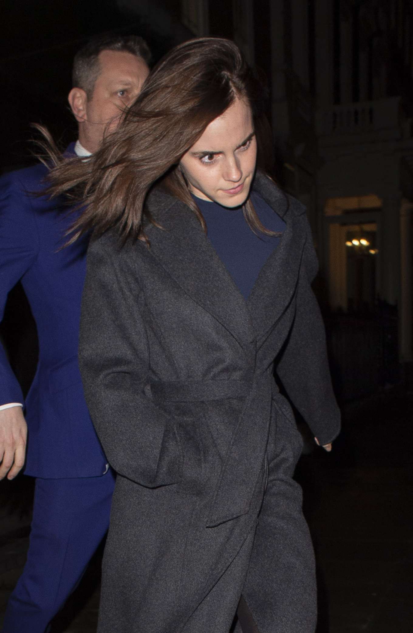 Emma Watson – Dejando el restaurante C en Londres: fotos de celebridades,  Ideas de atuendos de celebridades,  Londres,  celebridad caliente  
