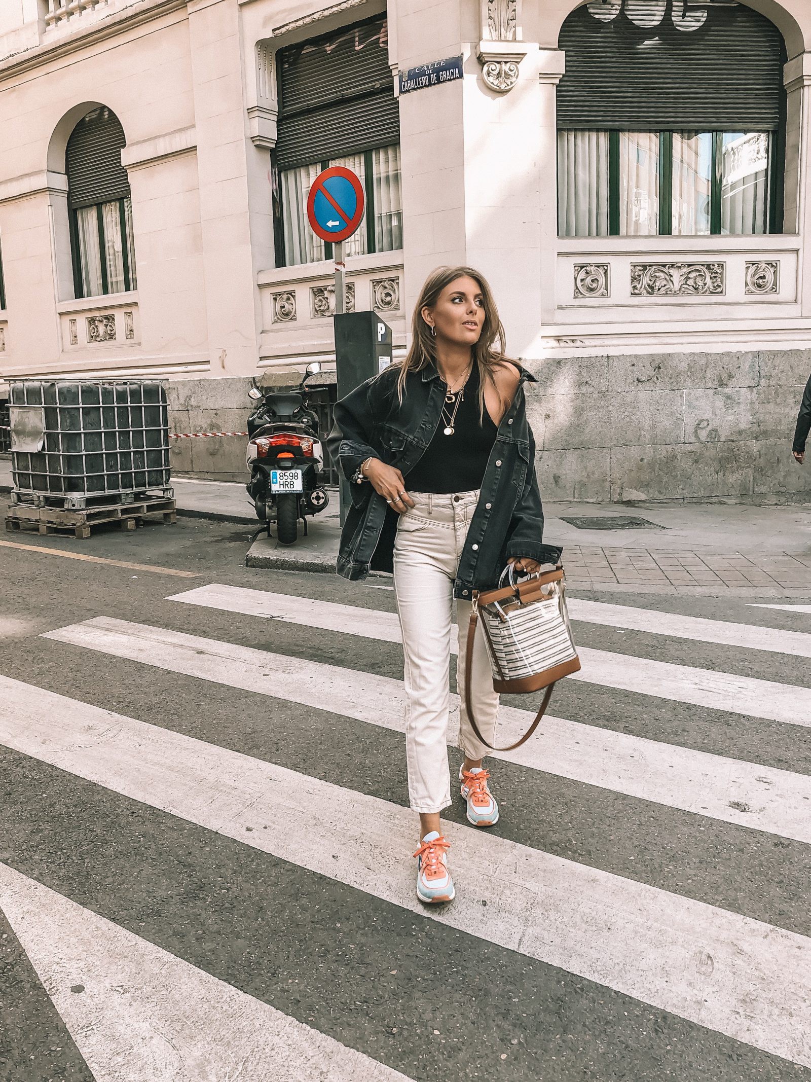 Madrid Outfit Diaries - Bolso transparente Accessorize: 