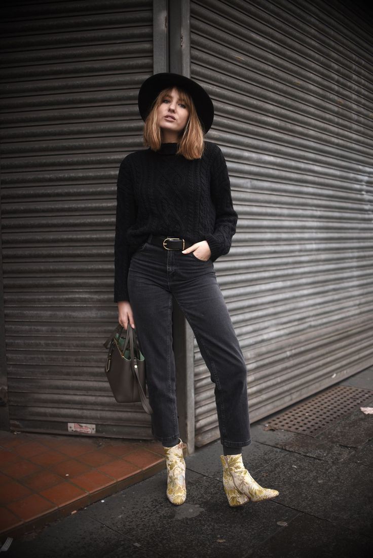 Moda negra de instagram con pantalones, denim, jeans.: Traje negro,  Traje de camiseta,  Estilo callejero,  Levi Strauss y compañía  