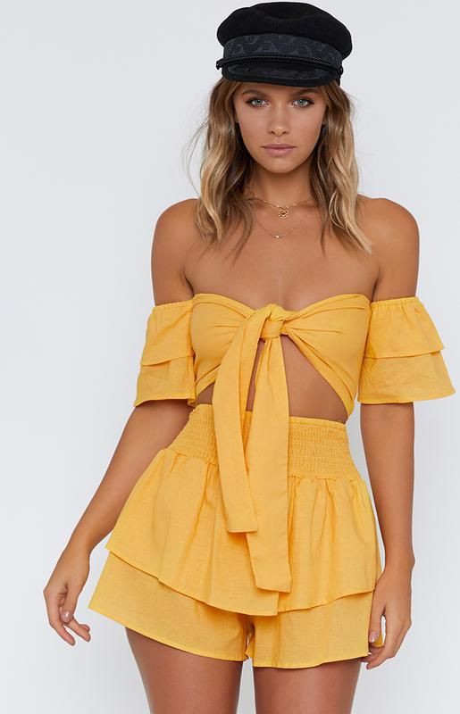 Traje amarillo de dos piezas, modelo de moda, alice mccall, ropa casual, sesión de fotos, boho chic, crop top: trajes de verano,  top corto,  modelo,  traje amarillo,  boho chic  