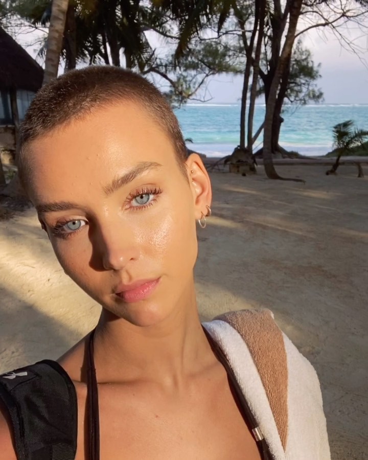 Rachel Cook Lovely Face, Natural Glossy Lips, Hairstyle For Women: chicas de instagram,  Ideas de peinado,  Chicas Lindas De Instagram  