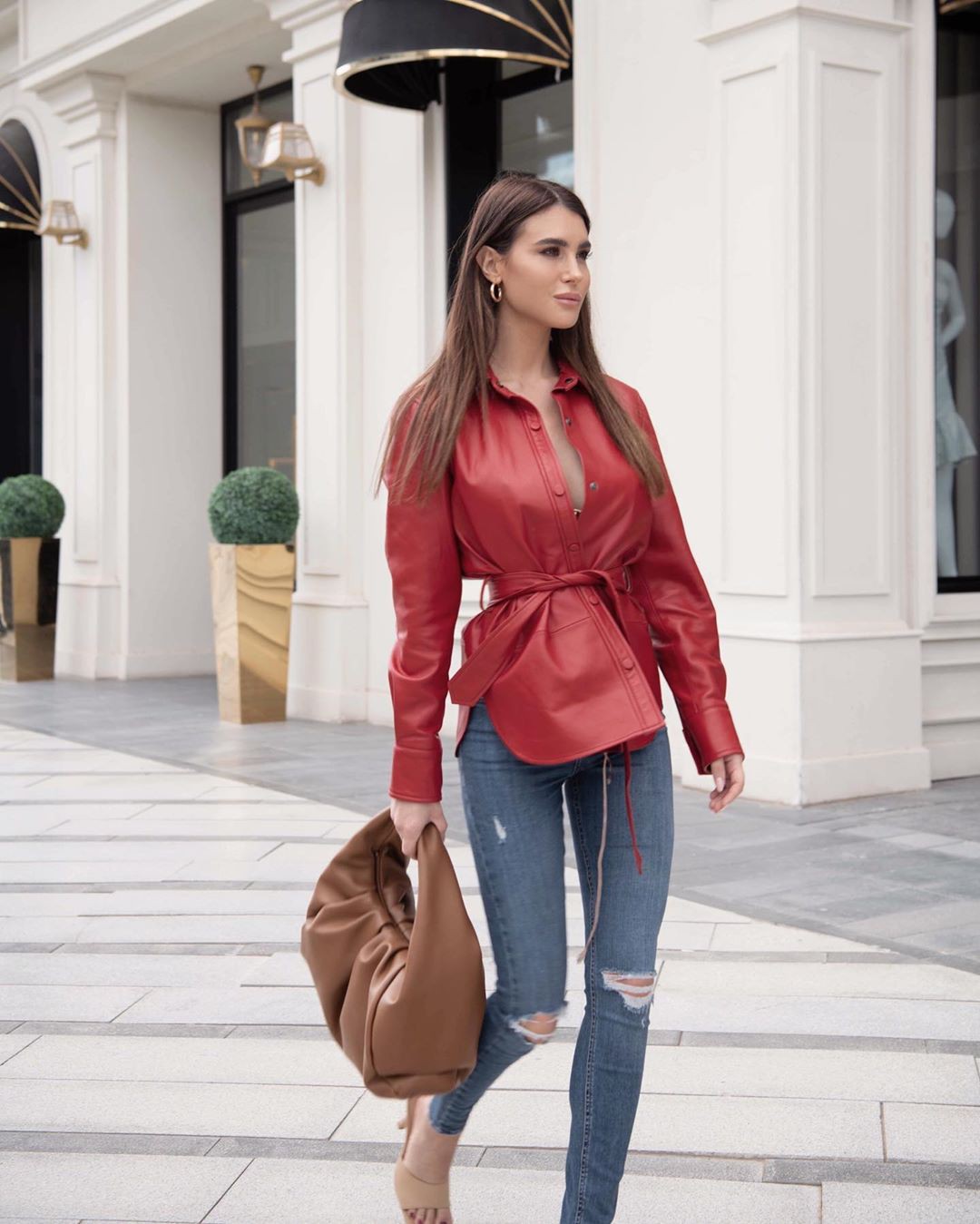 Granate y cuero marrón, jeans, ideas de vestuario.: chicas de instagram,  Traje Granate Y Marrón  