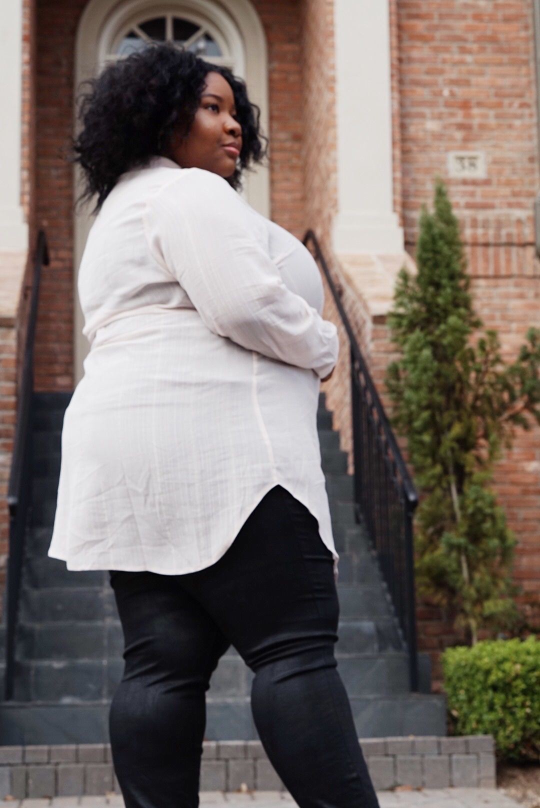 Ideas de atuendos de color blanco y negro 2020 con leggings, chaqueta, medias: Traje Blanco Y Negro  