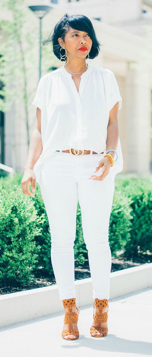 Todas las ideas de outfits con jeans blancos: Casual elegante,  Traje de camiseta,  Traje Turquesa Y Amarillo  