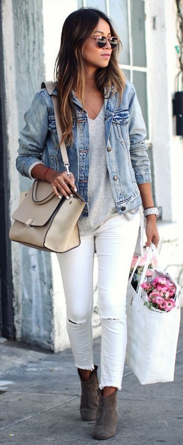 Ideas de vestidos blancos y rosas con chaqueta de jean, pantalones, chaqueta.: Trajes De Mezclilla,  chaqueta de jean,  Estilo callejero,  Traje Blanco Y Rosa  