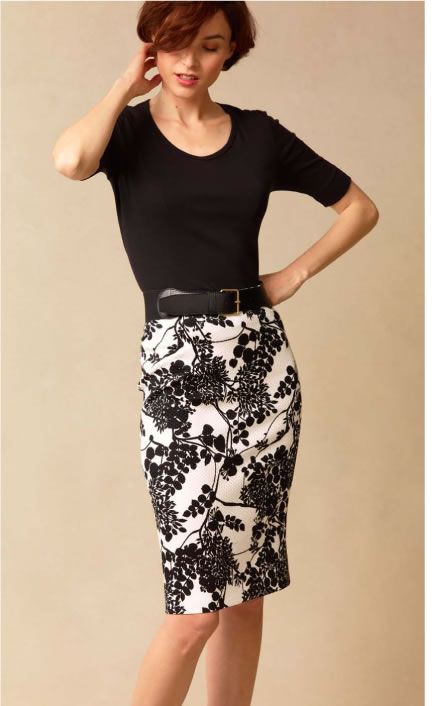 Ideas de atuendo con falda estampada en blanco y negro 2022 con vestido tubo, falda lápiz, minifalda con cinturón: Envoltura,  Falda de tubo,  modelo,  Trajes De Falda  