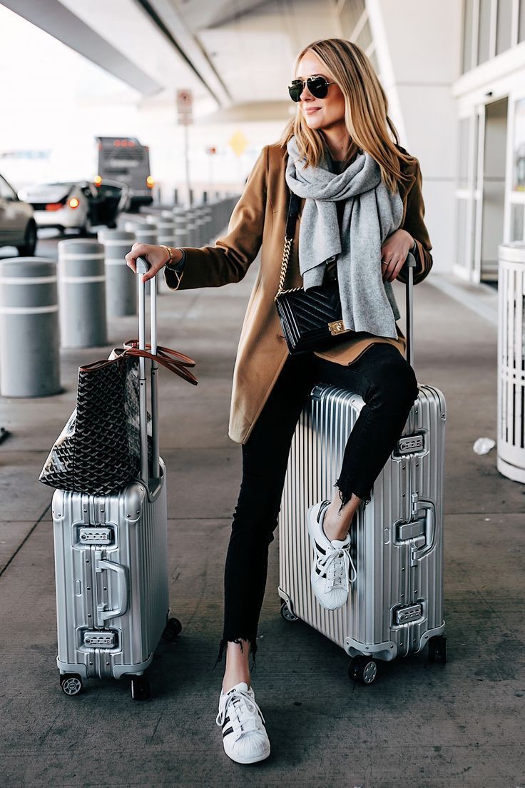 Outfit instagram travel fashion, street fashion: Estilo callejero,  Ideas para vestir en el aeropuerto  