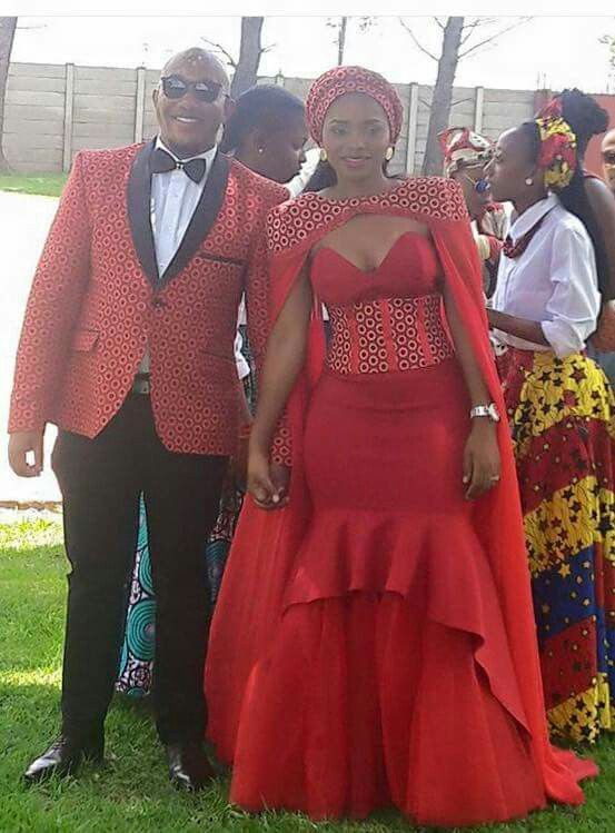 Vestidos de novia tradicionales rojos estampados de cera africana, vestido de novia: Vestido de novia,  traje folklórico,  Vestidos Roora,  Traje granate y rojo,  Impresiones de cera africanas  