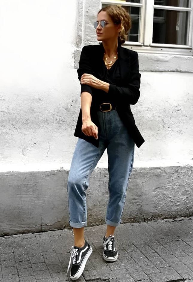 Moda blanca de instagram con blazer, denim, jeans.: blogger de moda,  Semana de la Moda,  Traje de camiseta,  traje blanco,  Estilo callejero,  Pantalones holgados  