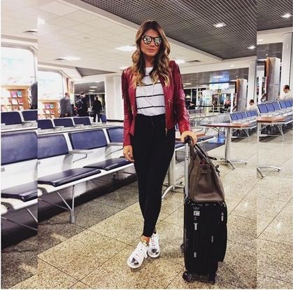 Mira a Thassia Naves Airport Travel Fashion, Street Fashion: traje blanco,  Estilo callejero,  Ideas para vestir en el aeropuerto  