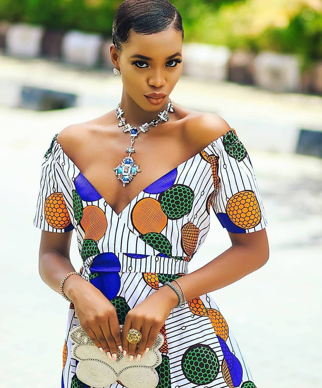 Hermosas ideas de prendas nigerianas para niñas africanas: Moda de Ankara,  Atuendos Ankara,  Vestidos Ankara,  Trajes Africanos,  Ankara Inspiraciones,  Vestido Estampado,  Asoebi Especial  