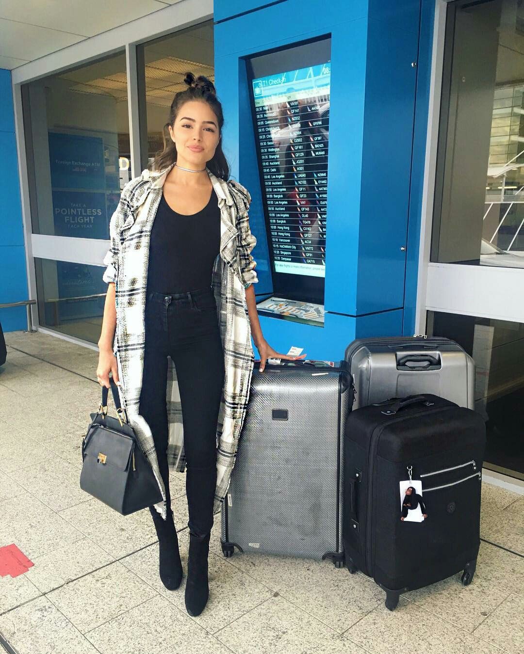 Olivia culpo estilo aeropuerto, olivia culpo, equipaje de mano: Olivia Culpo,  Ideas para vestir en el aeropuerto  