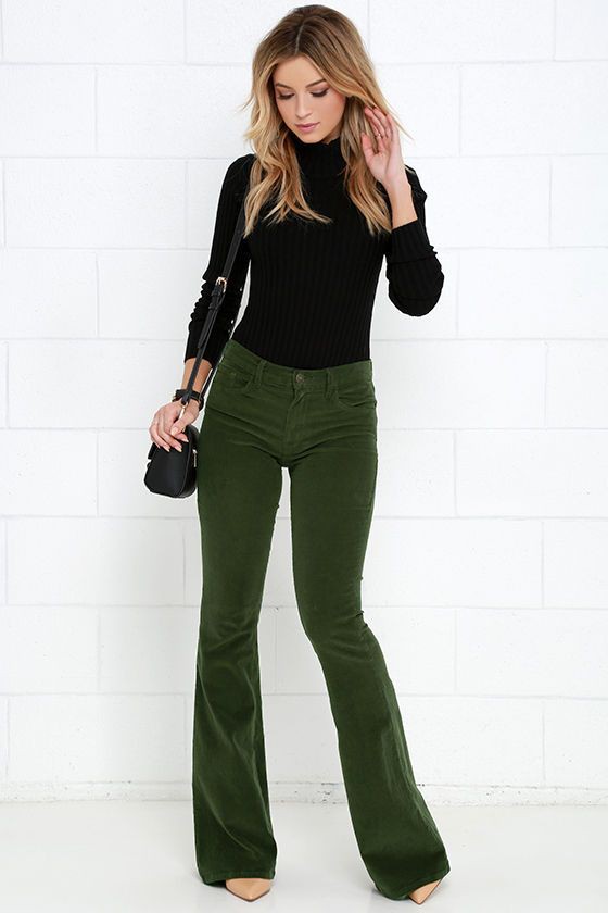 Conjunto pantalón de pana verde mujer: top corto,  modelo,  Pantalones capri,  Pantalones acampanados,  Traje Caqui Y Verde,  Trajes De Pantalón De Pana  
