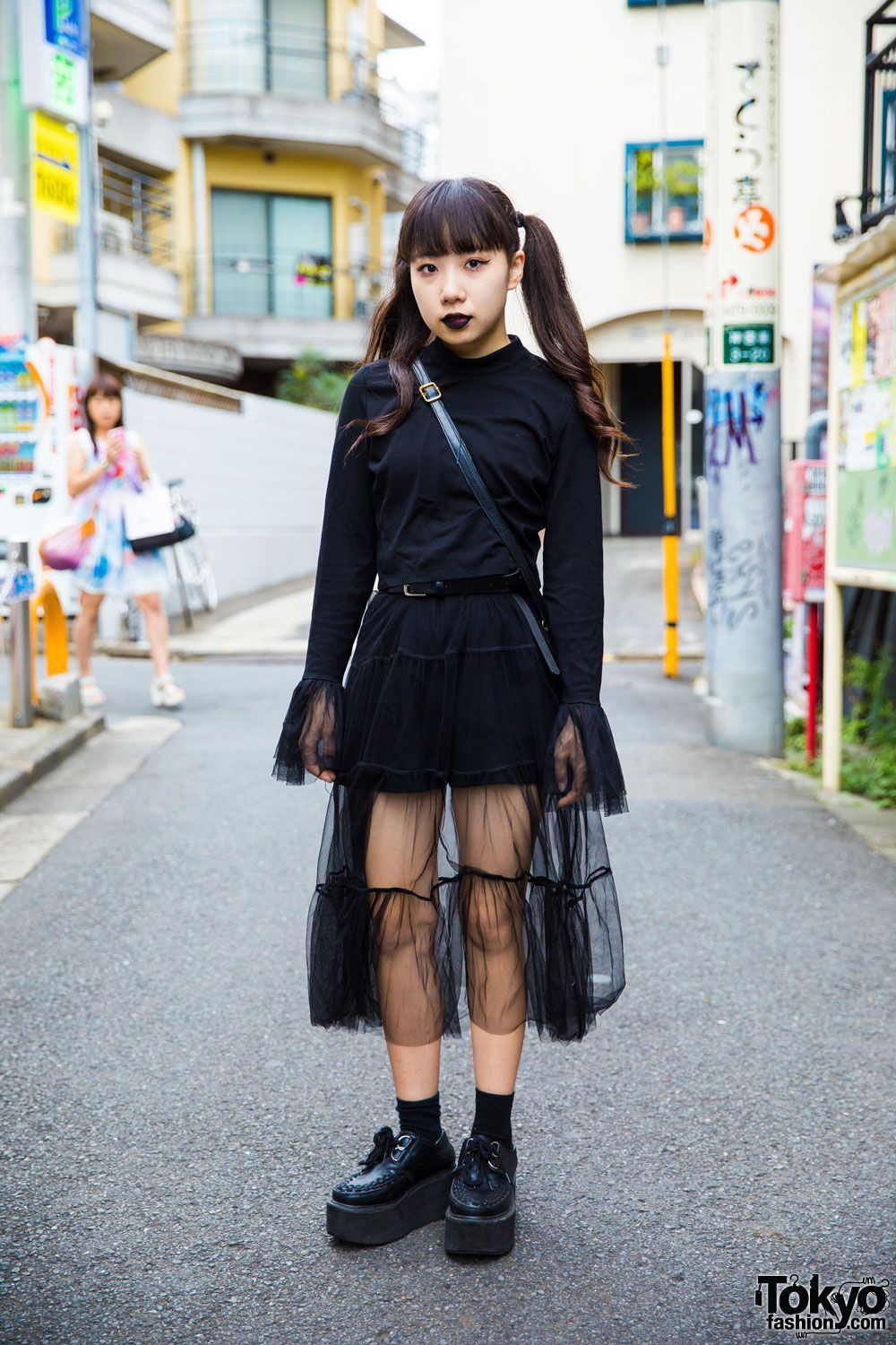 estudiante de secundaria japonesa de 17 años: Estilo callejero,  Moda callejera japonesa,  Atuendos De Enredaderas  
