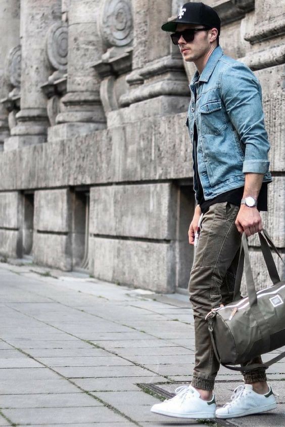 Estilo de moda de jeans de hombres: pantalones tipo cargo,  chaqueta de jean,  Estilo callejero,  Trajes de viaje  