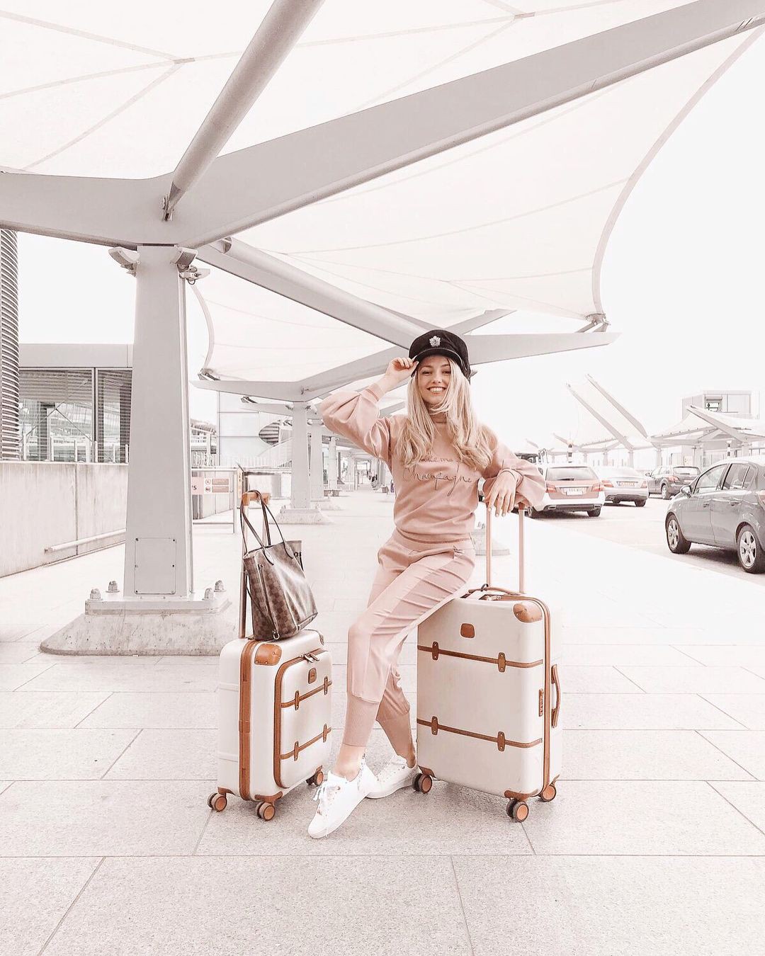 Instagram freddy primo marrón freddy primo marrón, freddy mi amor: traje blanco,  Ideas para vestir en el aeropuerto  