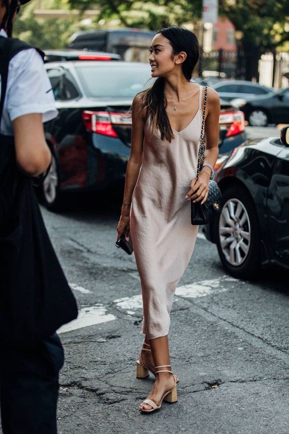 Instagram vestido lucie fruhwirtova semana de la moda de nueva york: Pelo largo,  Vestido lencero,  Semana de la Moda,  Estilo callejero  