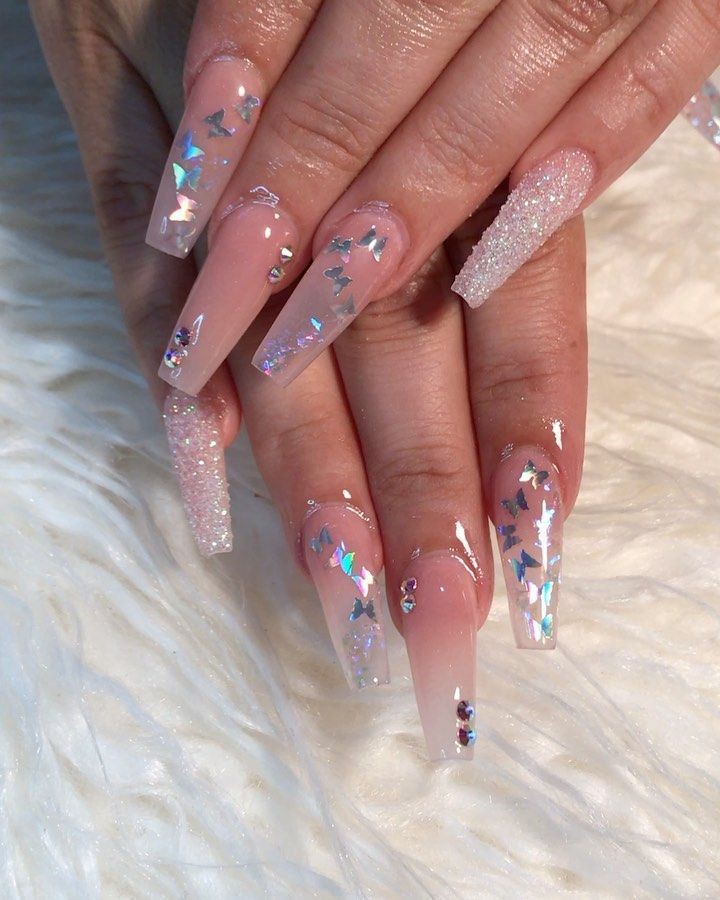 uñas de mariposa: 
