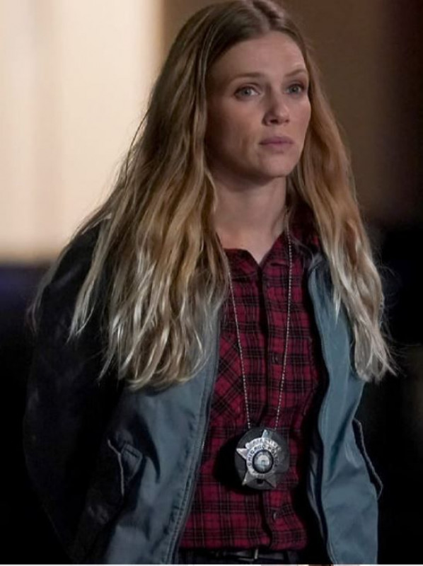 Chaqueta gris Chicago P.D S09 Tracy Spiridakos: 