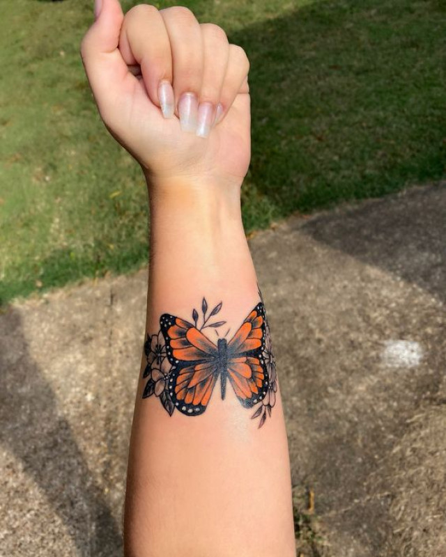 Ideas de tatuajes para antebrazos - Diseño de mariposa: tatuaje de mariposa,  Ideas de tatuajes  