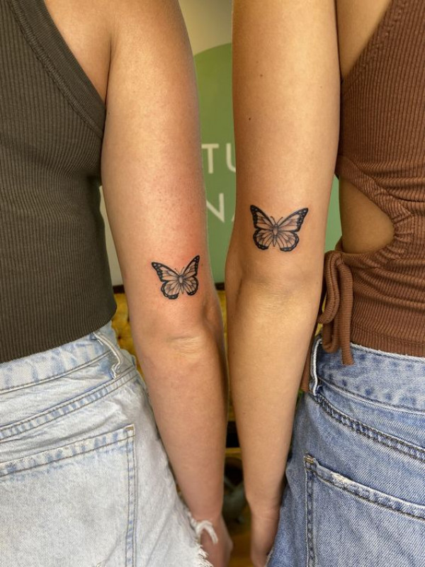 Ideas lindas del tatuaje del diseño de la mariposa a juego para la novia: tatuaje de mariposa,  Ideas de tatuajes  