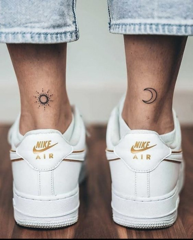 Idea de diseño de tatuaje minimalista de sol y luna: Tatuaje de pareja  