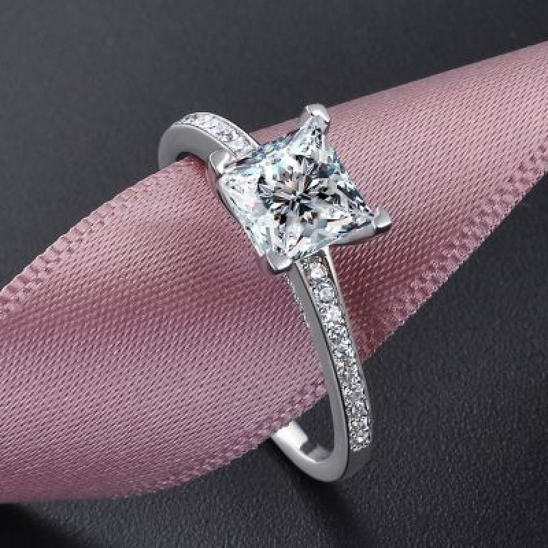 Anillos de corazón de plata esterlina 925 Shine Celebrity de alta calidad