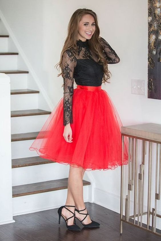 Ideas para combinar falda de tul en color rojo con vestido de cóctel: falda bailarina  