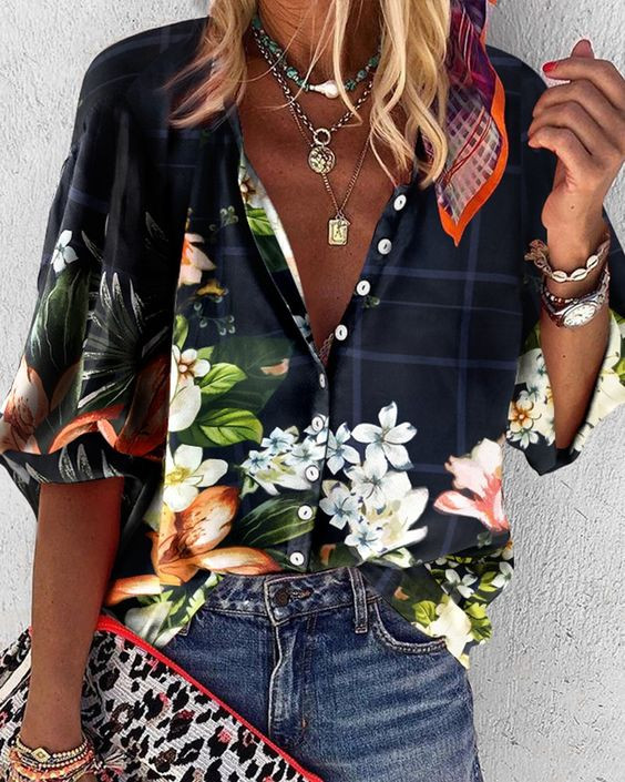 Ideas de atuendos de color naranja y negro con top, camisa, blusa, atuendo floral negro, vestidos casuales: 