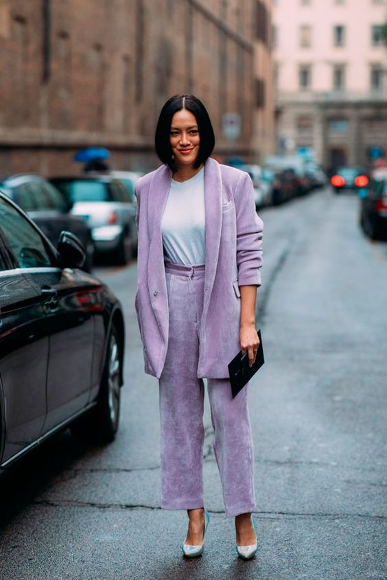 Conjunto de traje de color en moda callejera, moda burdeos, estilo callejero, vestidos lavanda estéticos, moda femenina.: 